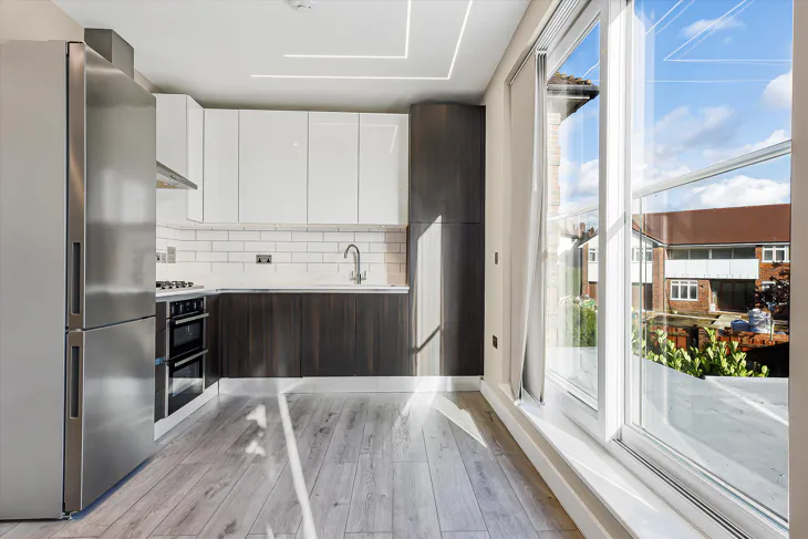 Flat The Ridgeway in Greater London