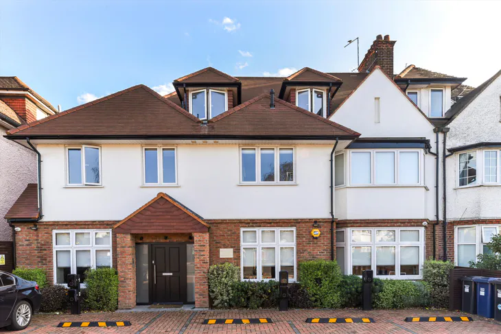 Flat The Ridgeway in Greater London