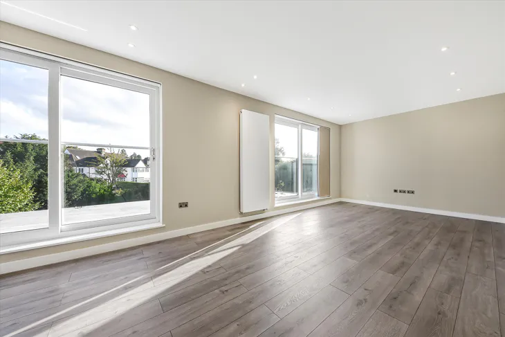 Flat The Ridgeway in Greater London