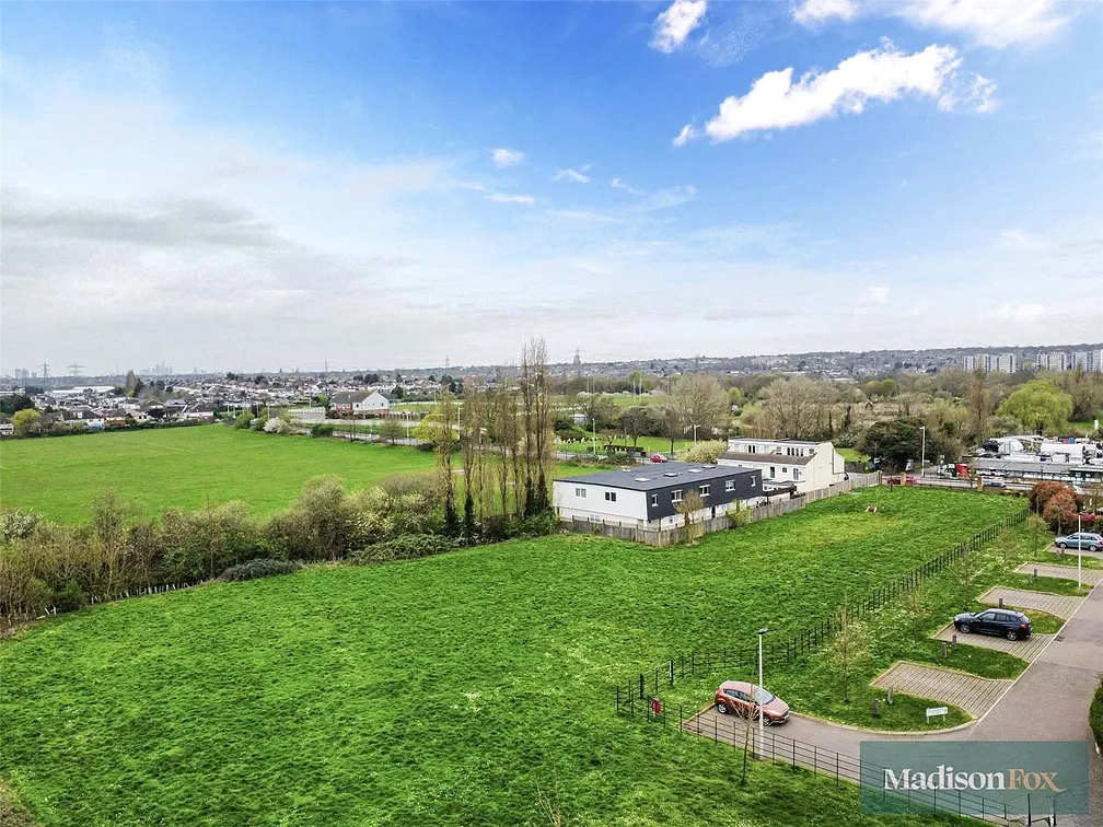 House Becket Close in Greater London