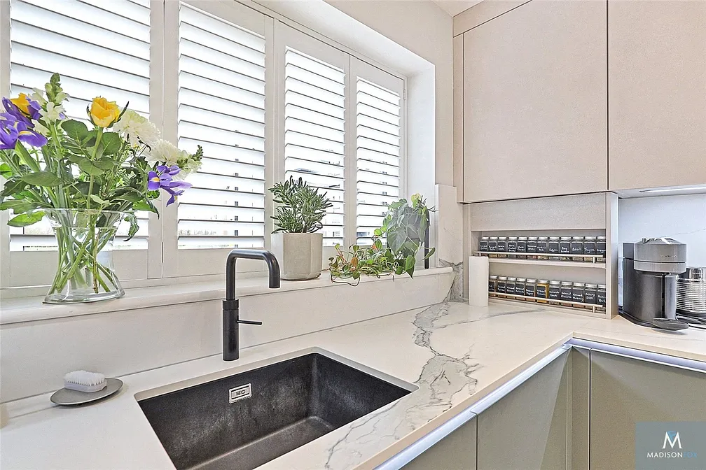 House Becket Close in Greater London