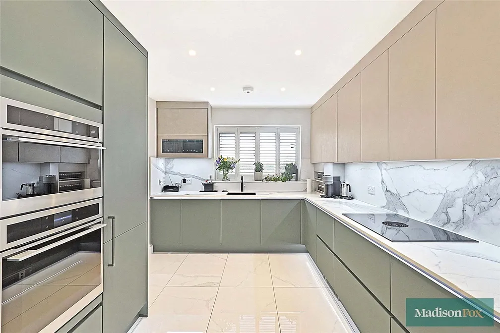 House Becket Close in Greater London