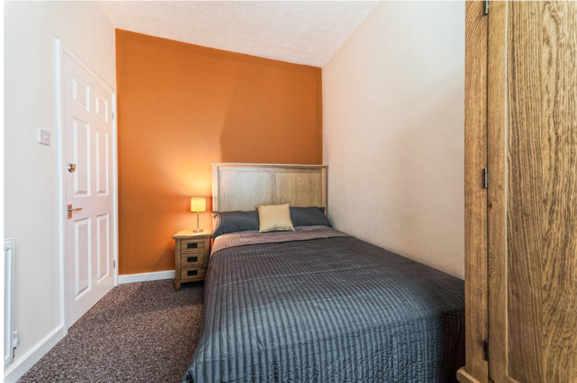 Room Samuel Street in Crewe