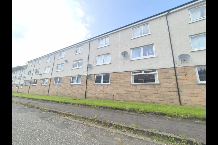 Flat Woodside Crescent in Paisley