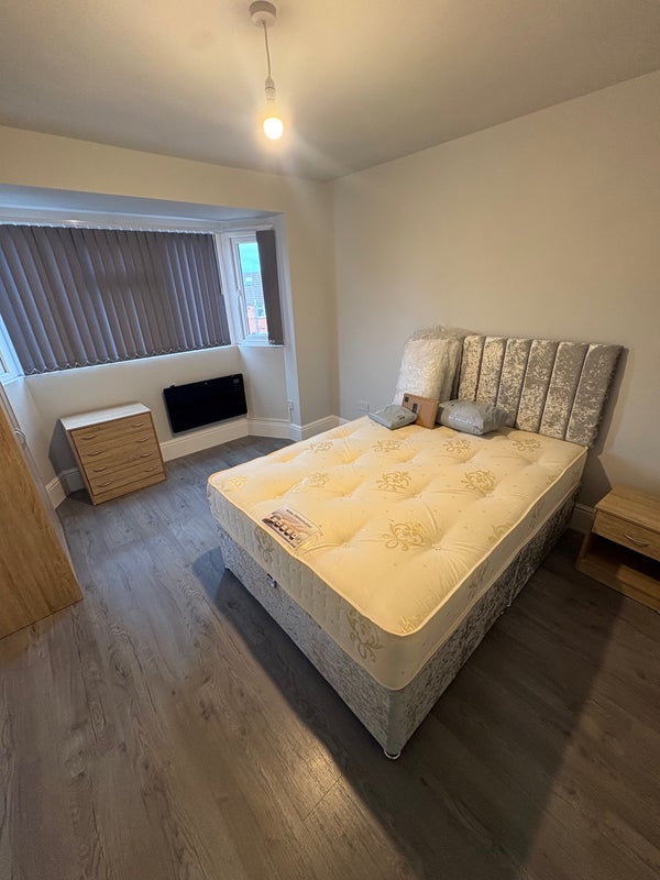 Flat Quinton Road West in Birmingham