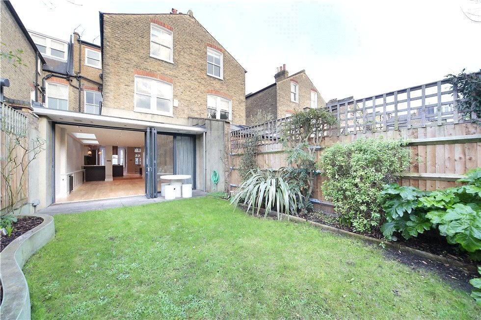 House Winsham Grove in Greater London