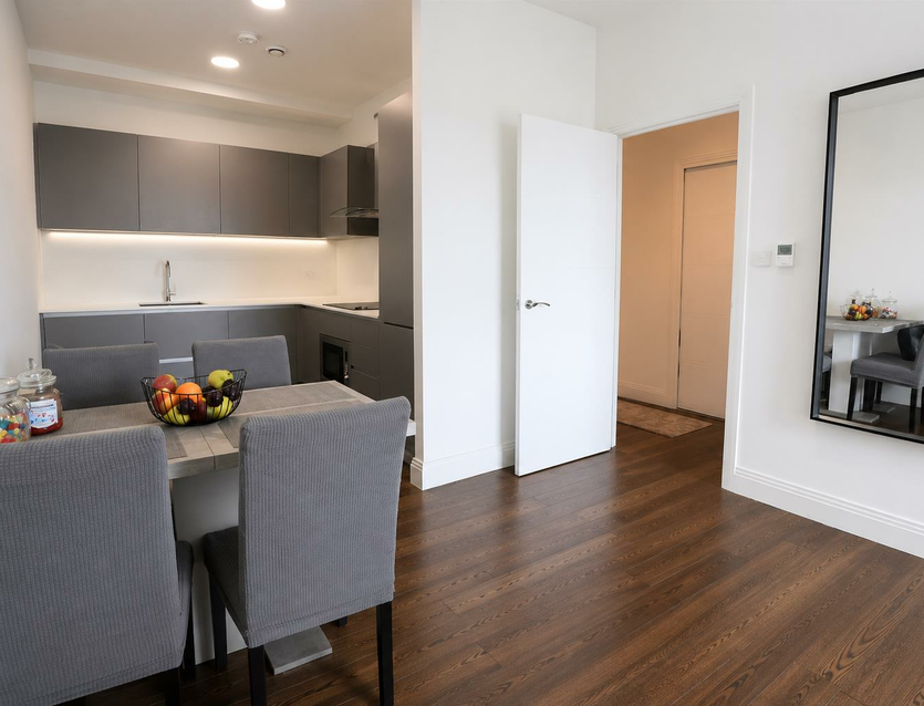 Flat Fernes Close in Greater London