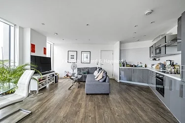 Flat Surrey Quays Road in Greater London