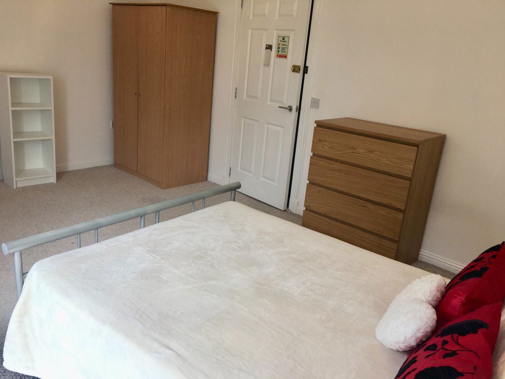 Room Carmichael Court in Dundee