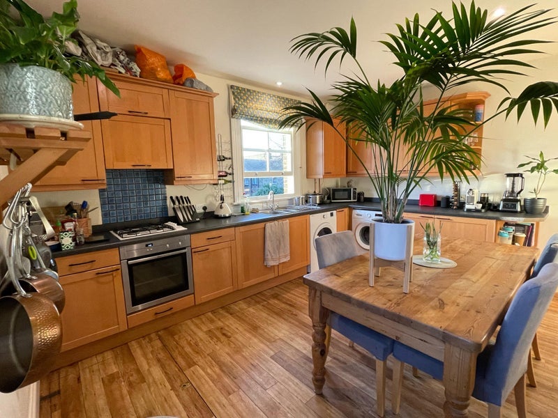 Room Swaby Road in Greater London