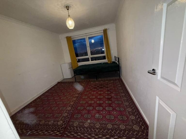 Room Loxford Road in Greater London