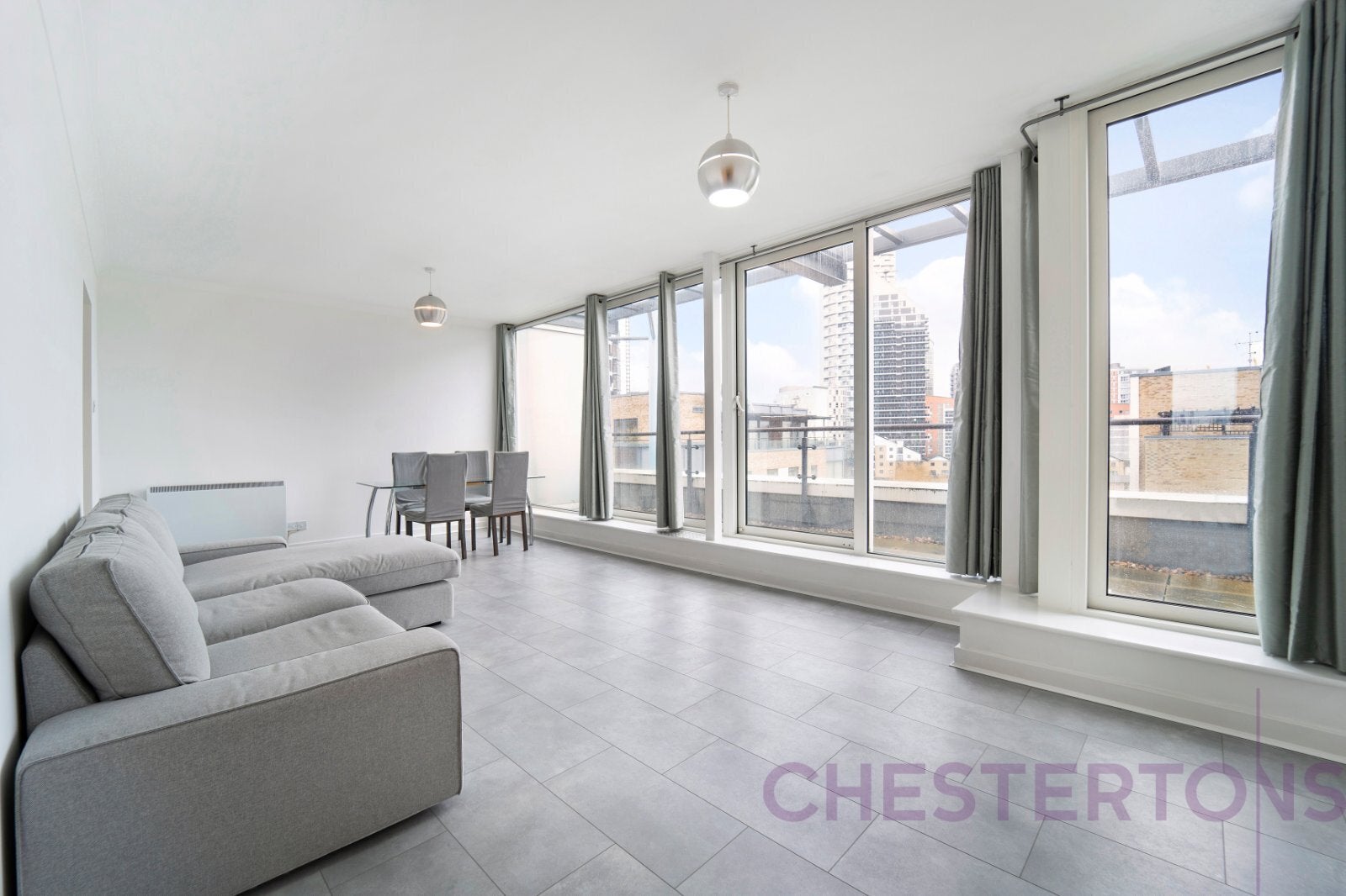 Flat Boardwalk Place in Greater London