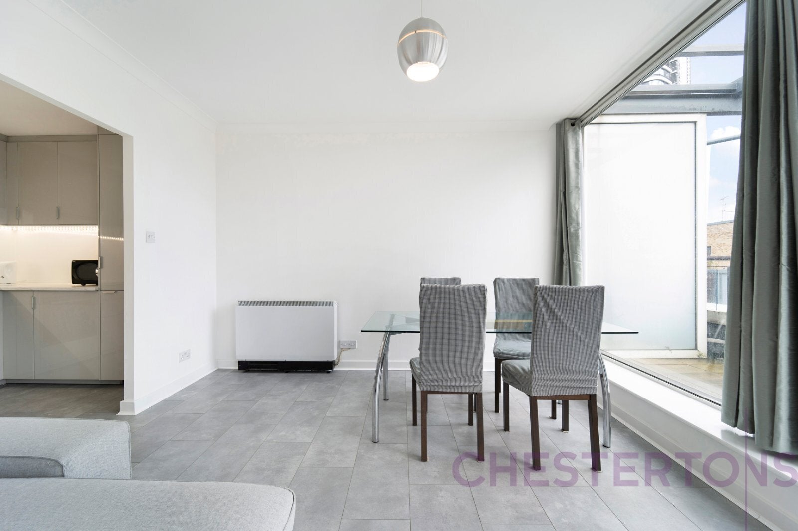 Flat Boardwalk Place in Greater London