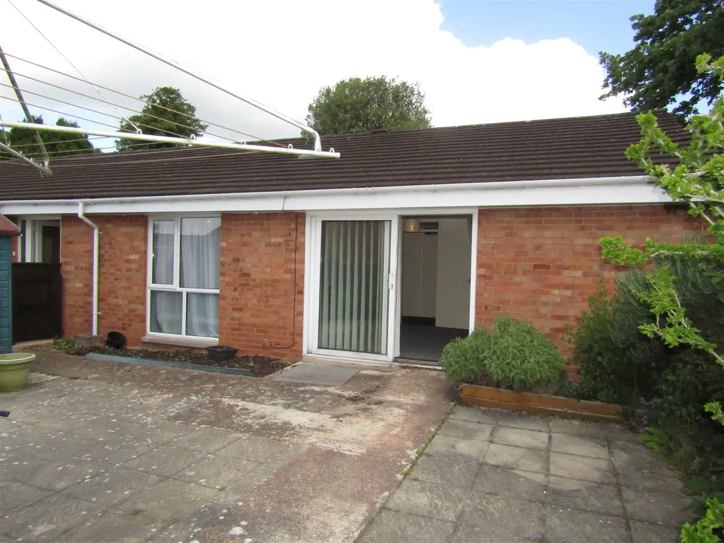 House Abbeville Close in Exeter