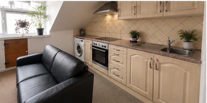 Flat Grosvenor Avenue in Greater London
