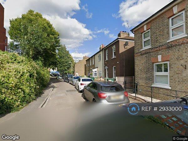 Flat George Street in Borough of Spelthorne