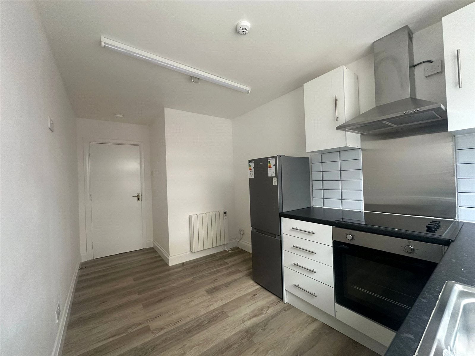 Flat Hanworth Road in Greater London
