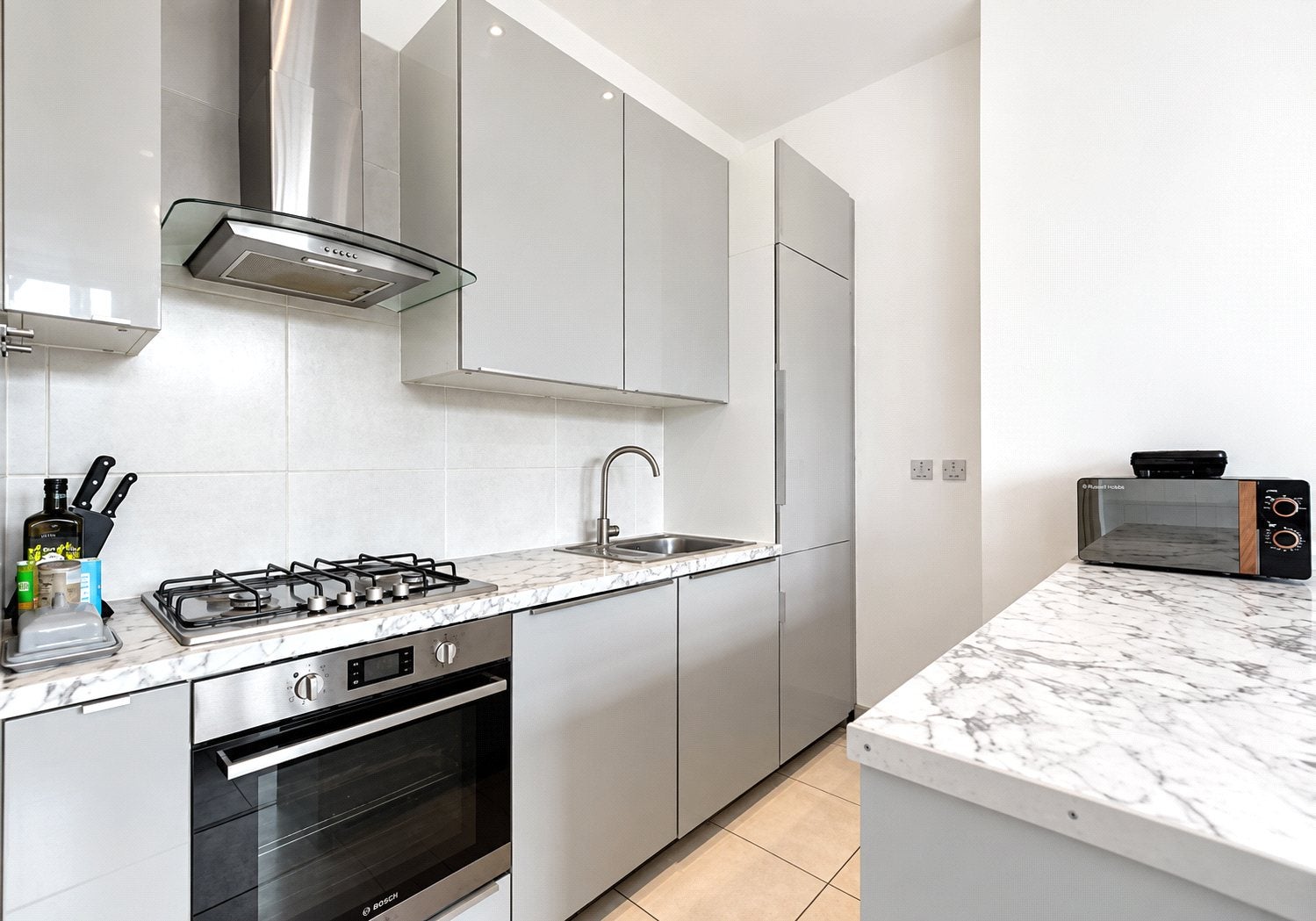 Flat Emanuel Avenue in Greater London