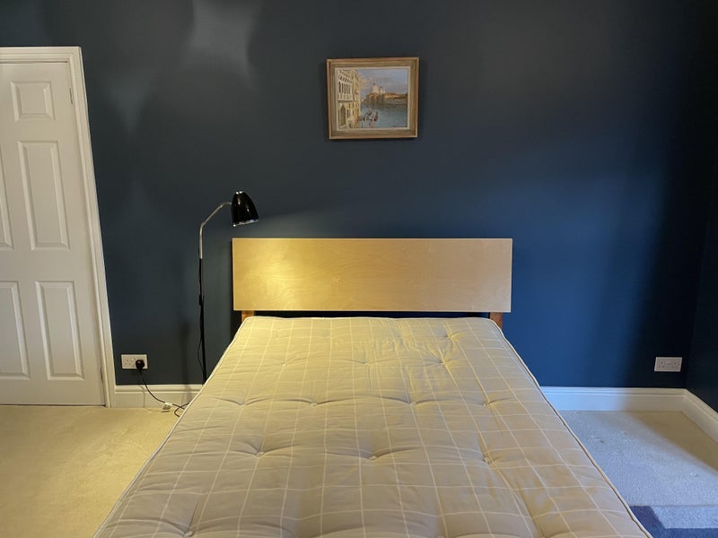 Room The Avenue in Greater London