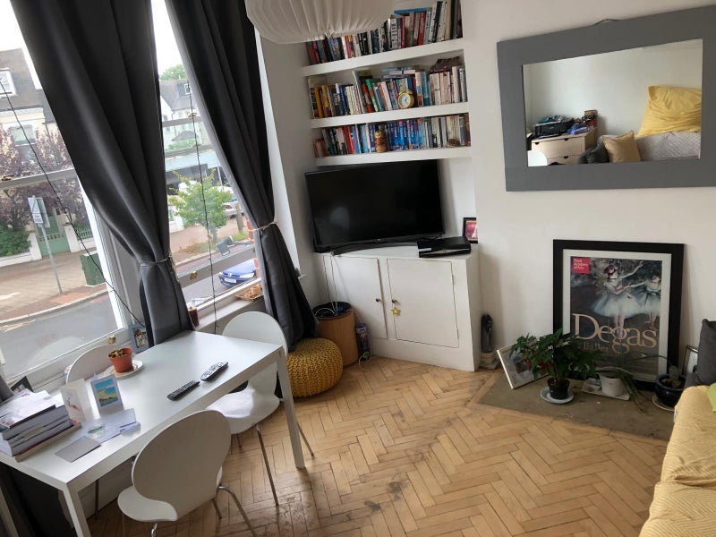 Flat Ritherdon Road in Greater London