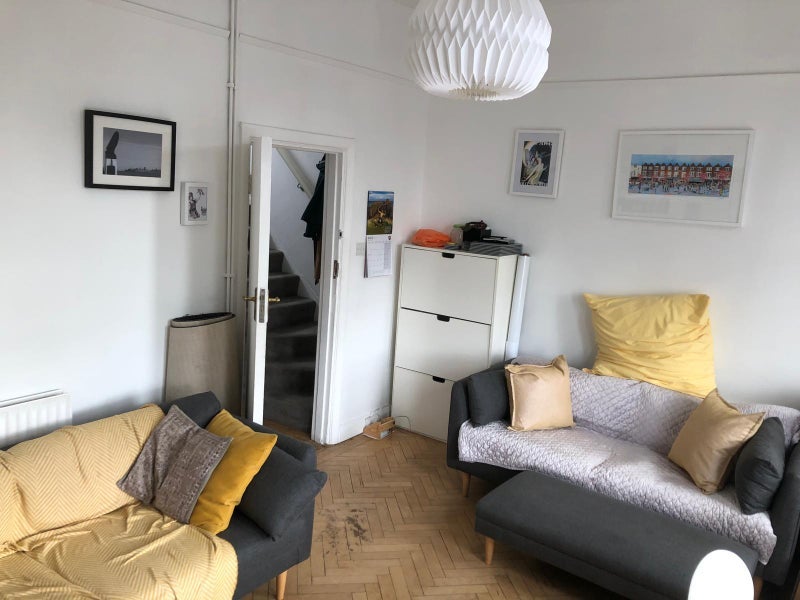 Flat Ritherdon Road in Greater London