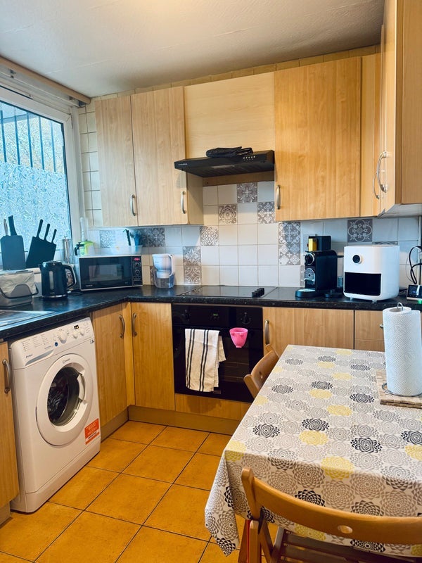 Room Benwick Close in Greater London