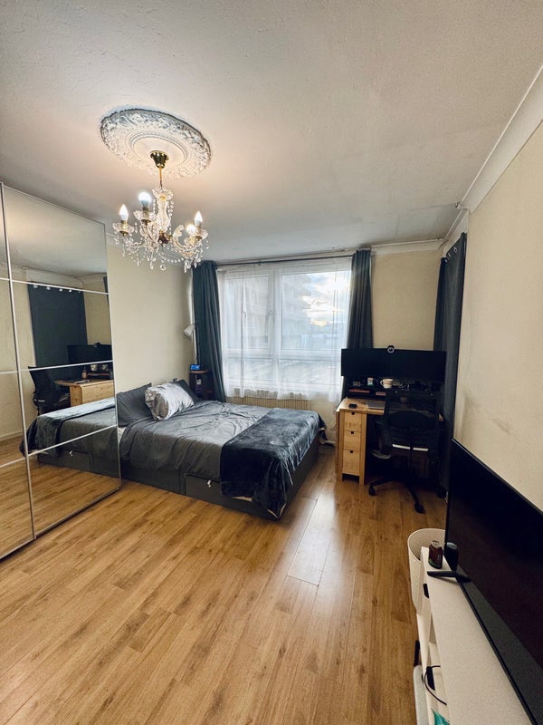 Room Benwick Close in Greater London
