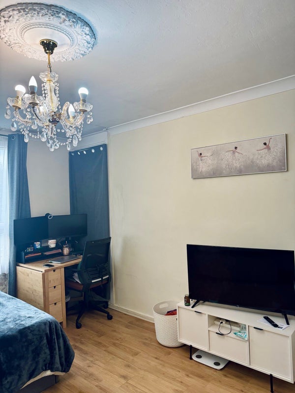 Room Benwick Close in Greater London