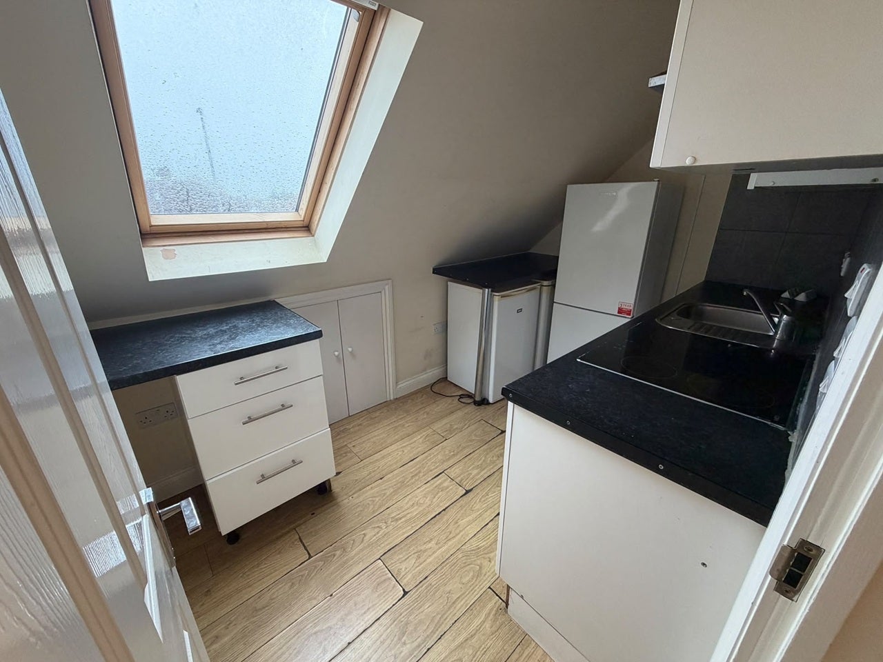 Flat Hendon Way in Greater London