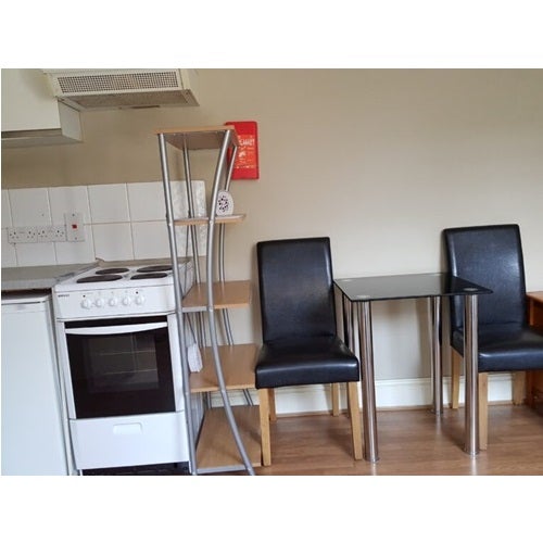 Flat Sulgrave Road in Greater London