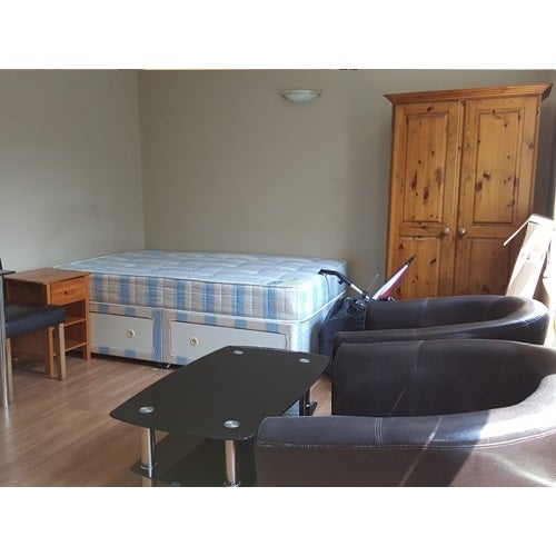 Flat Sulgrave Road in Greater London