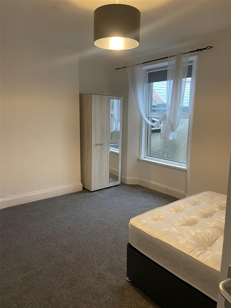 Room Hatfield Road in Torquay