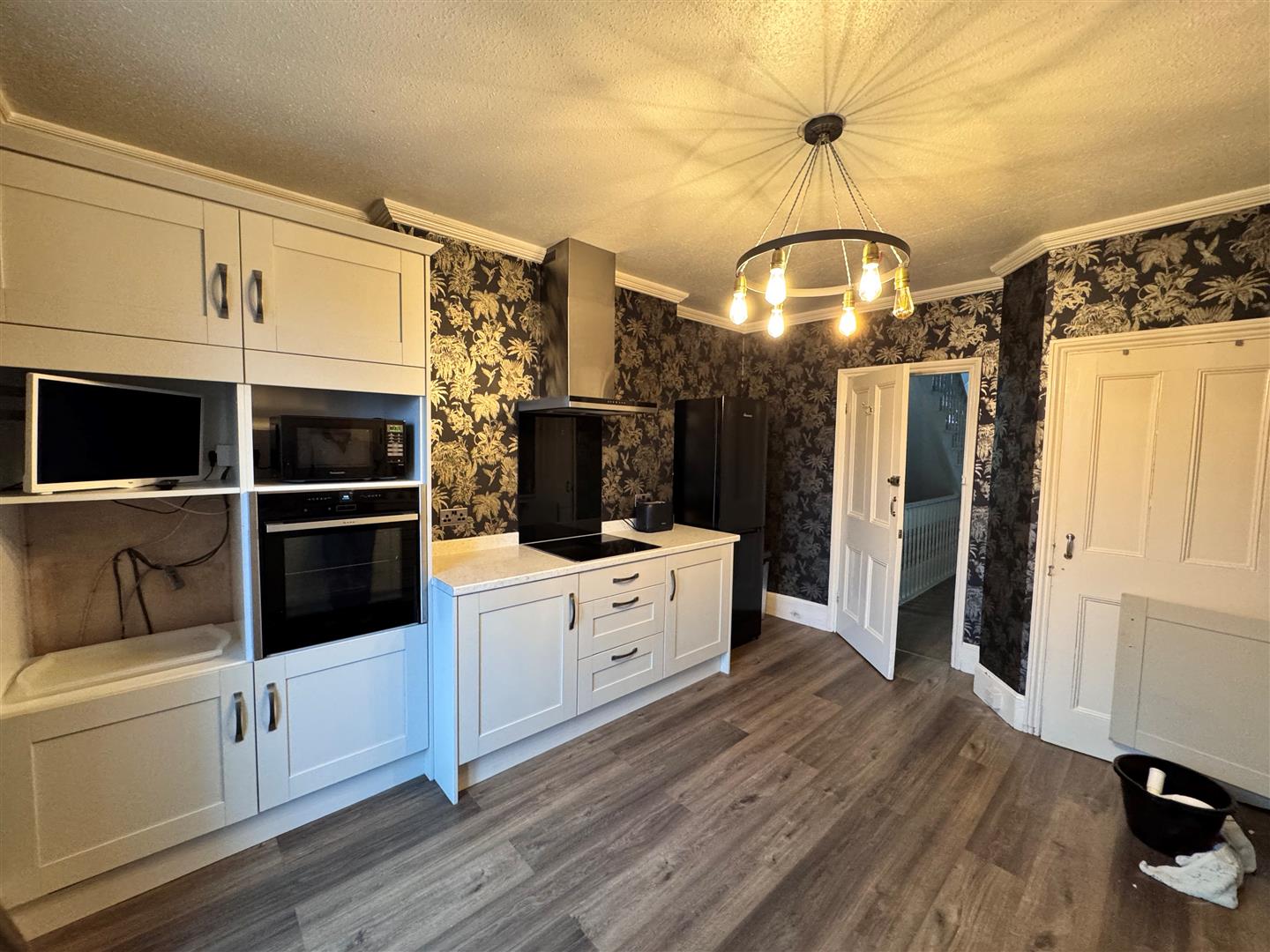 Room Hatfield Road in Torquay