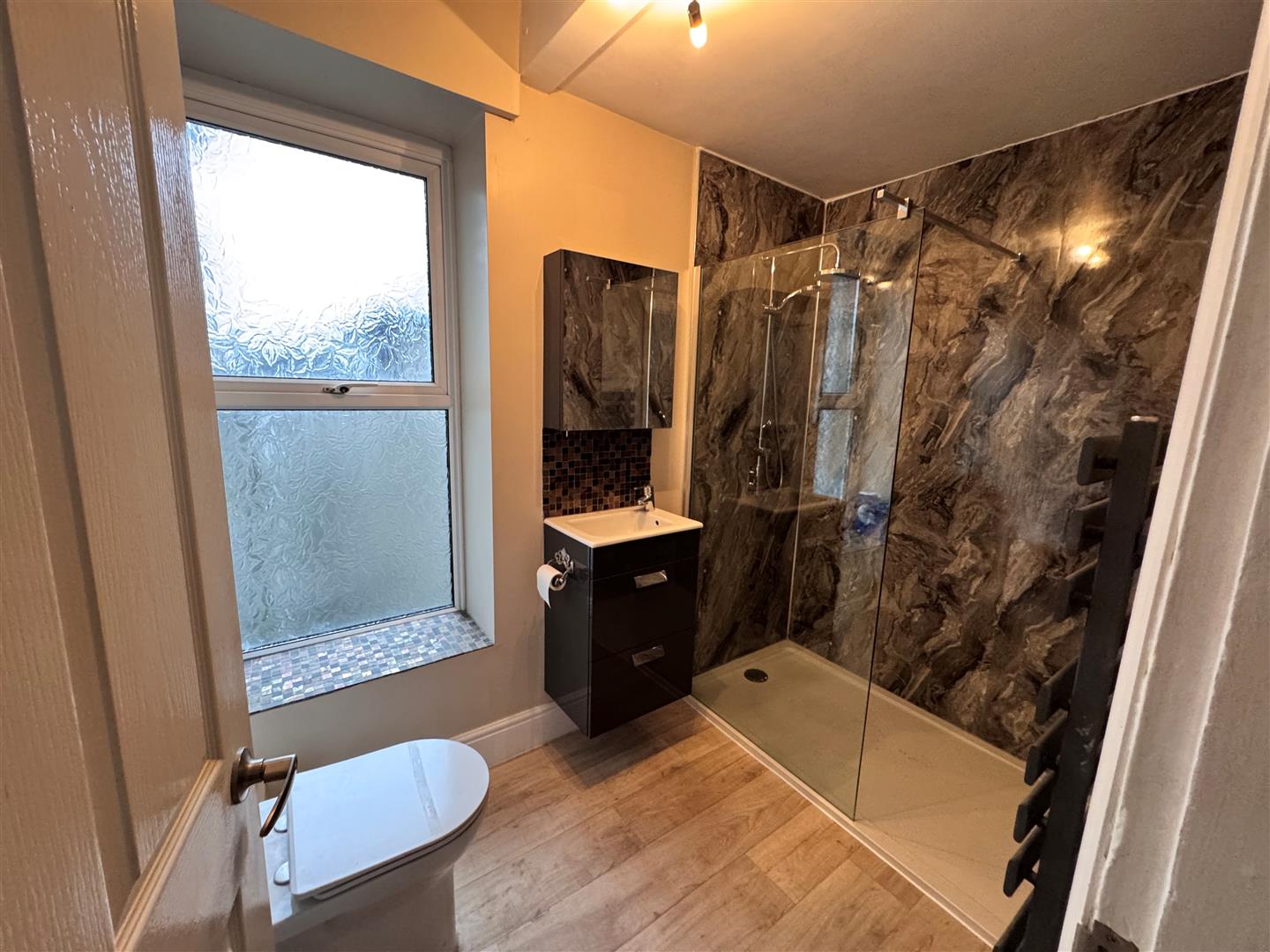 Room Hatfield Road in Torquay