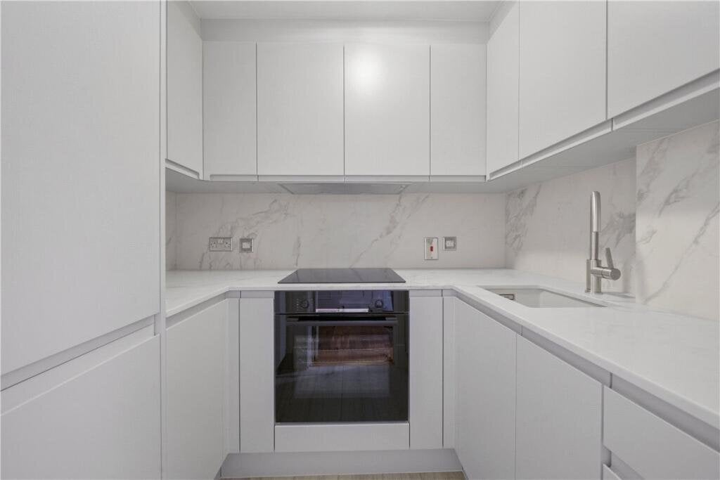 Flat Old Brompton Road in Greater London