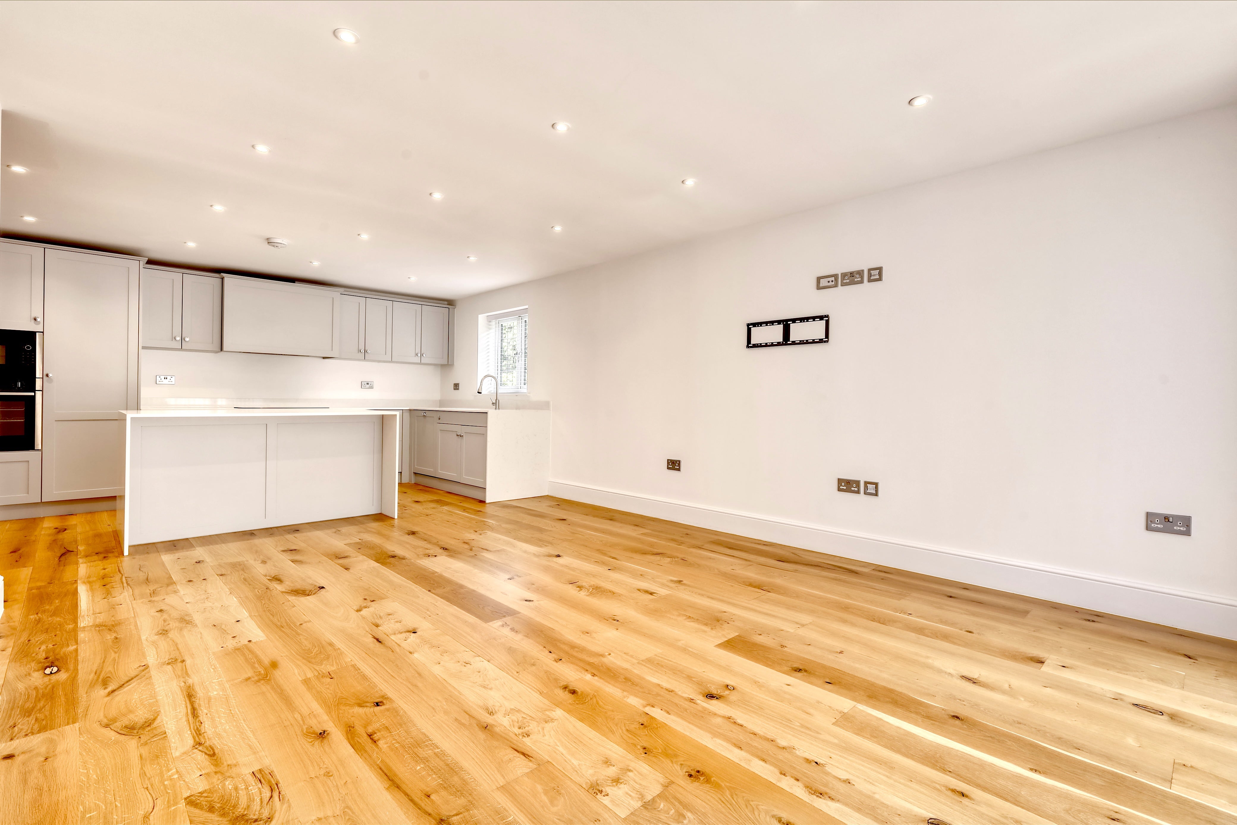 Flat Merrymeade Chase in Brentwood