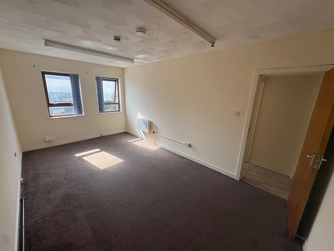 Flat Cwmbath Road in Swansea