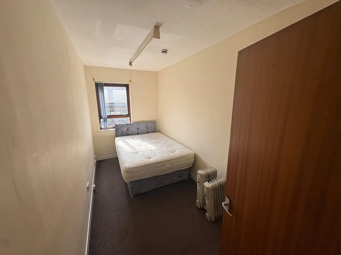 Flat Cwmbath Road in Swansea