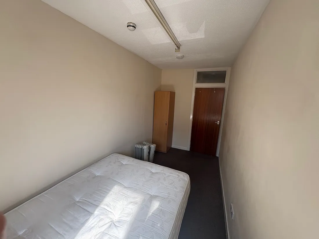 Flat Cwmbath Road in Swansea