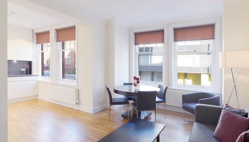 Flat Ravenscourt Park in Greater London