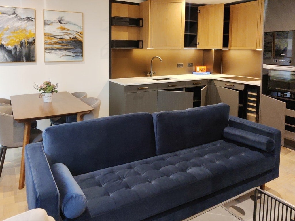 Flat Pennington Quay Walk in Greater London