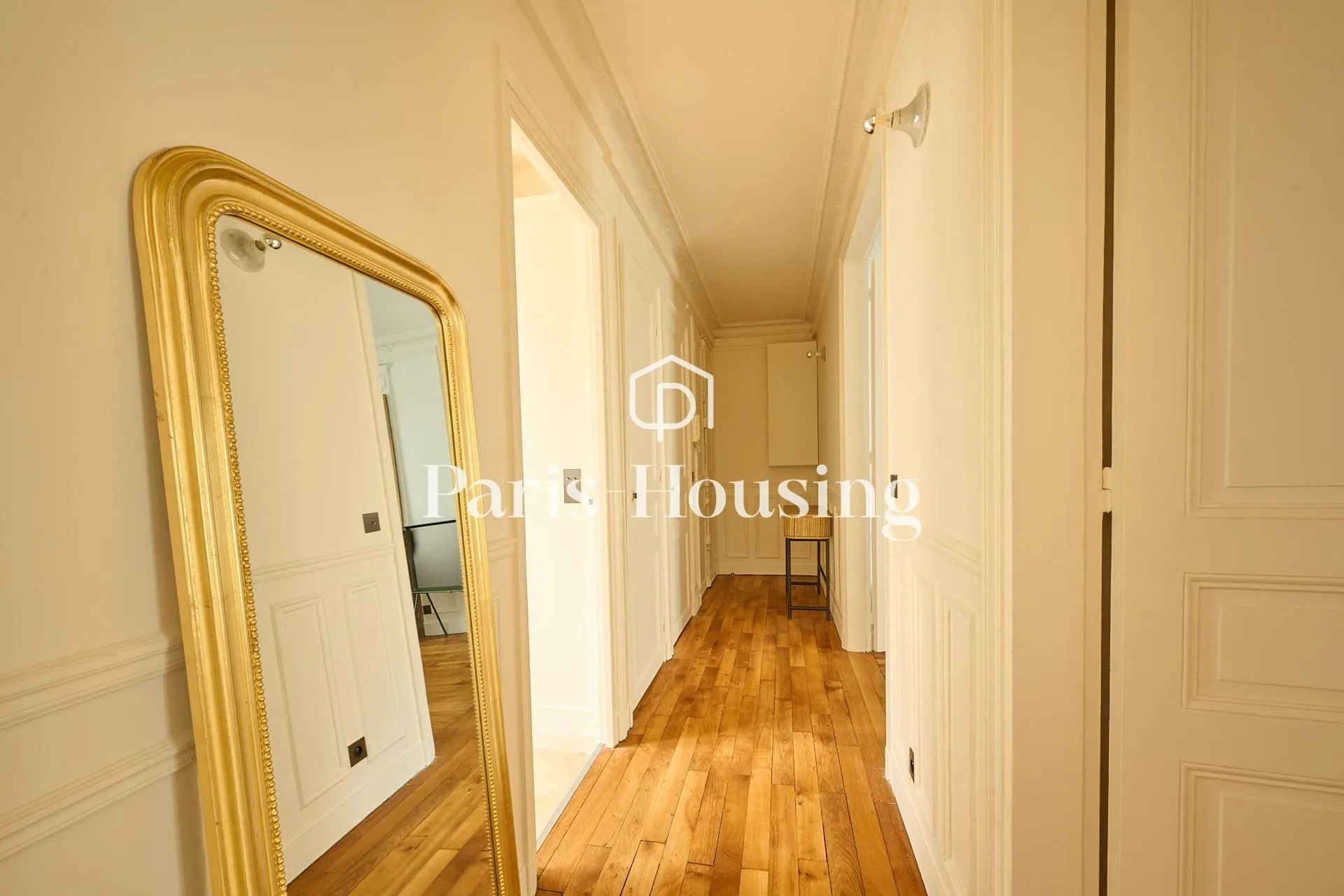 Flat Rue Sextius Michel in Paris