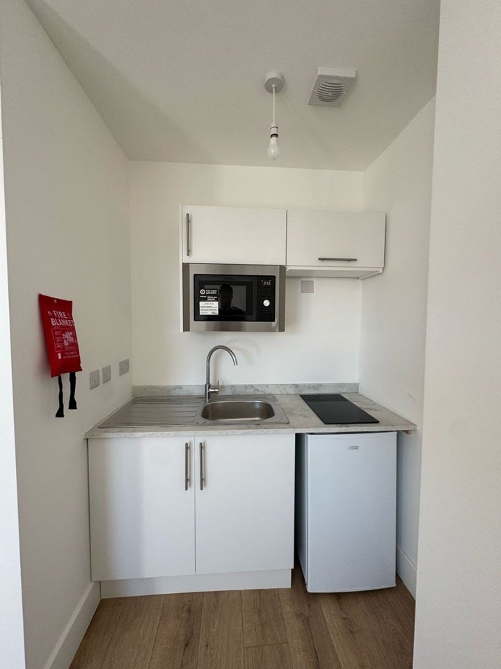 Flat Pownall Gardens in Greater London