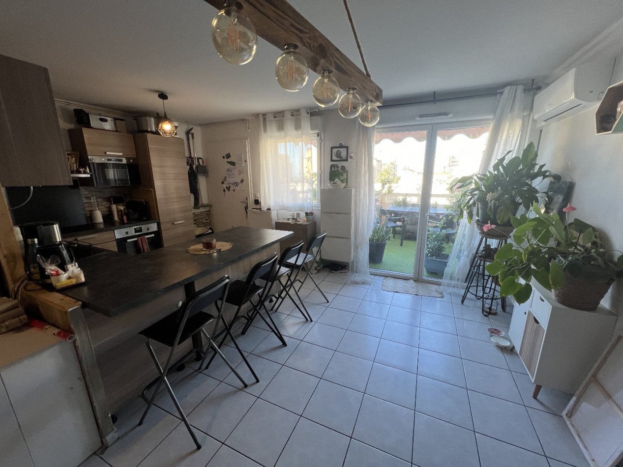 Flat Rue Saint-Gabriel in Marseille