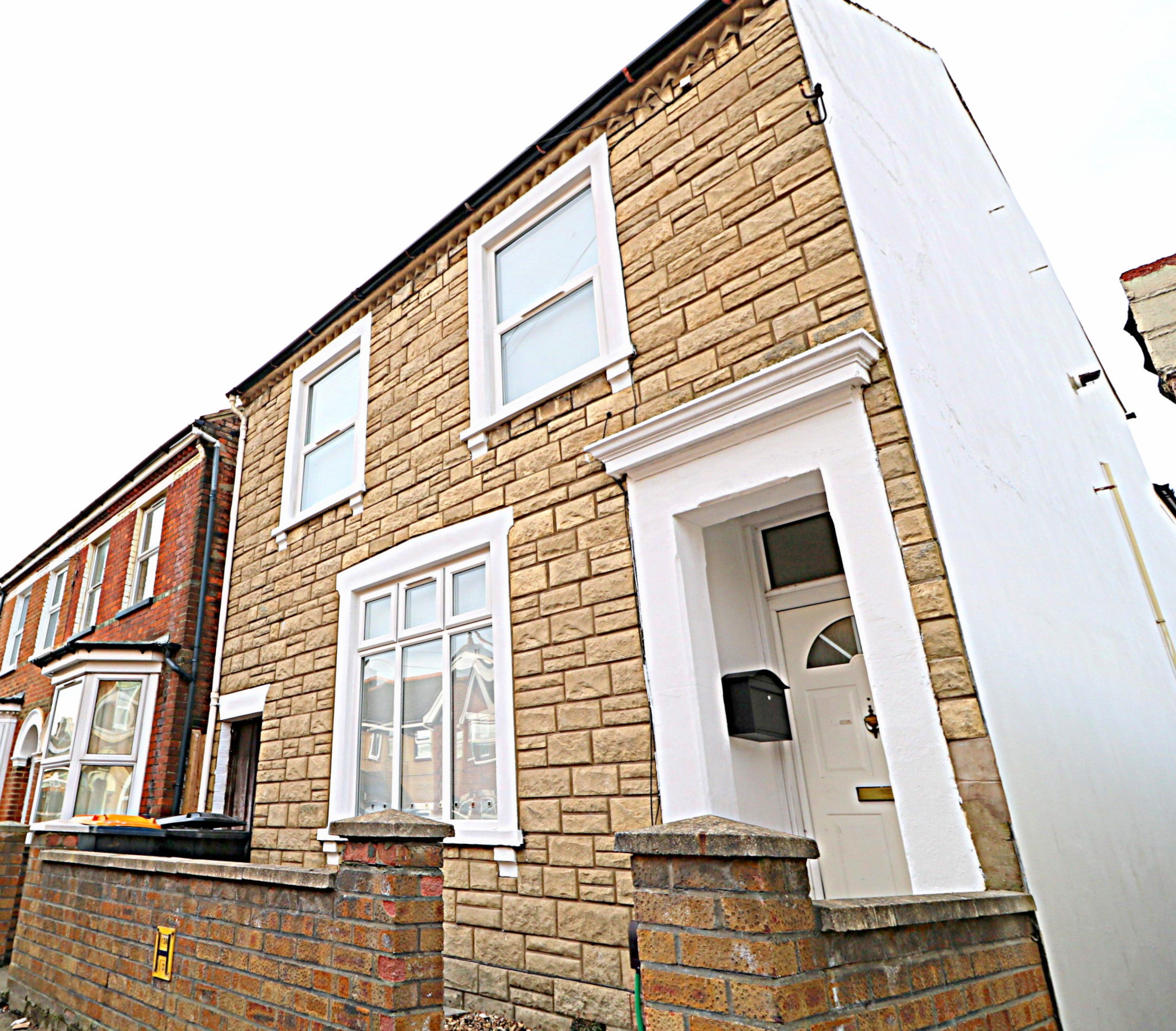 Room Victoria Road in Bedford