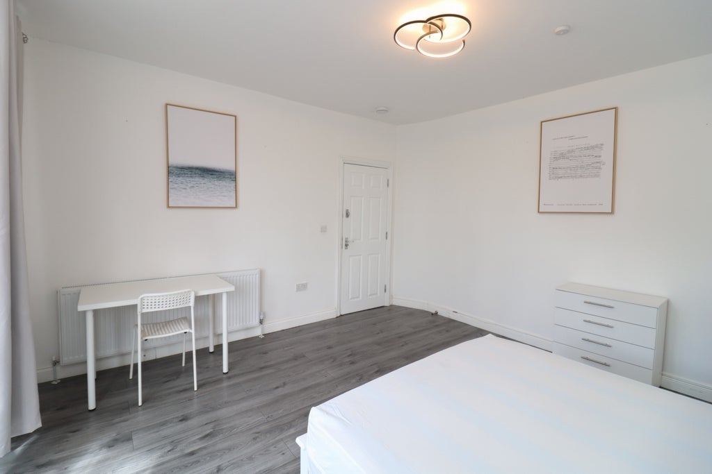 Room Globe Road in Greater London