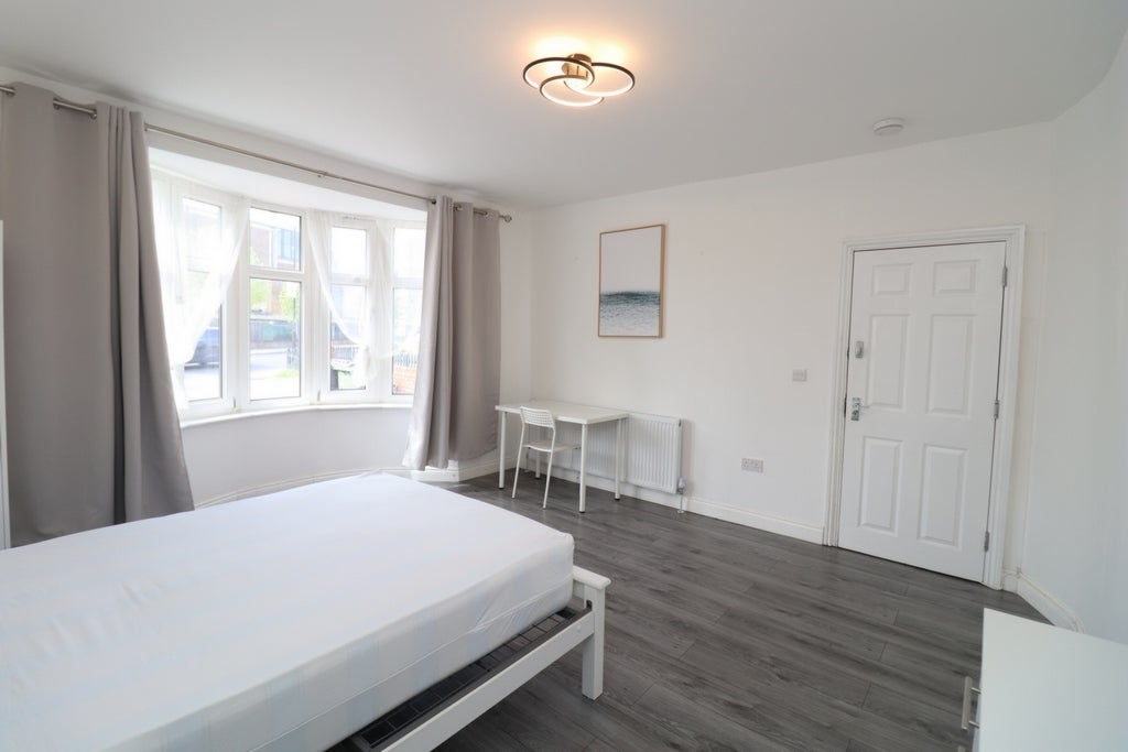 Room Globe Road in Greater London