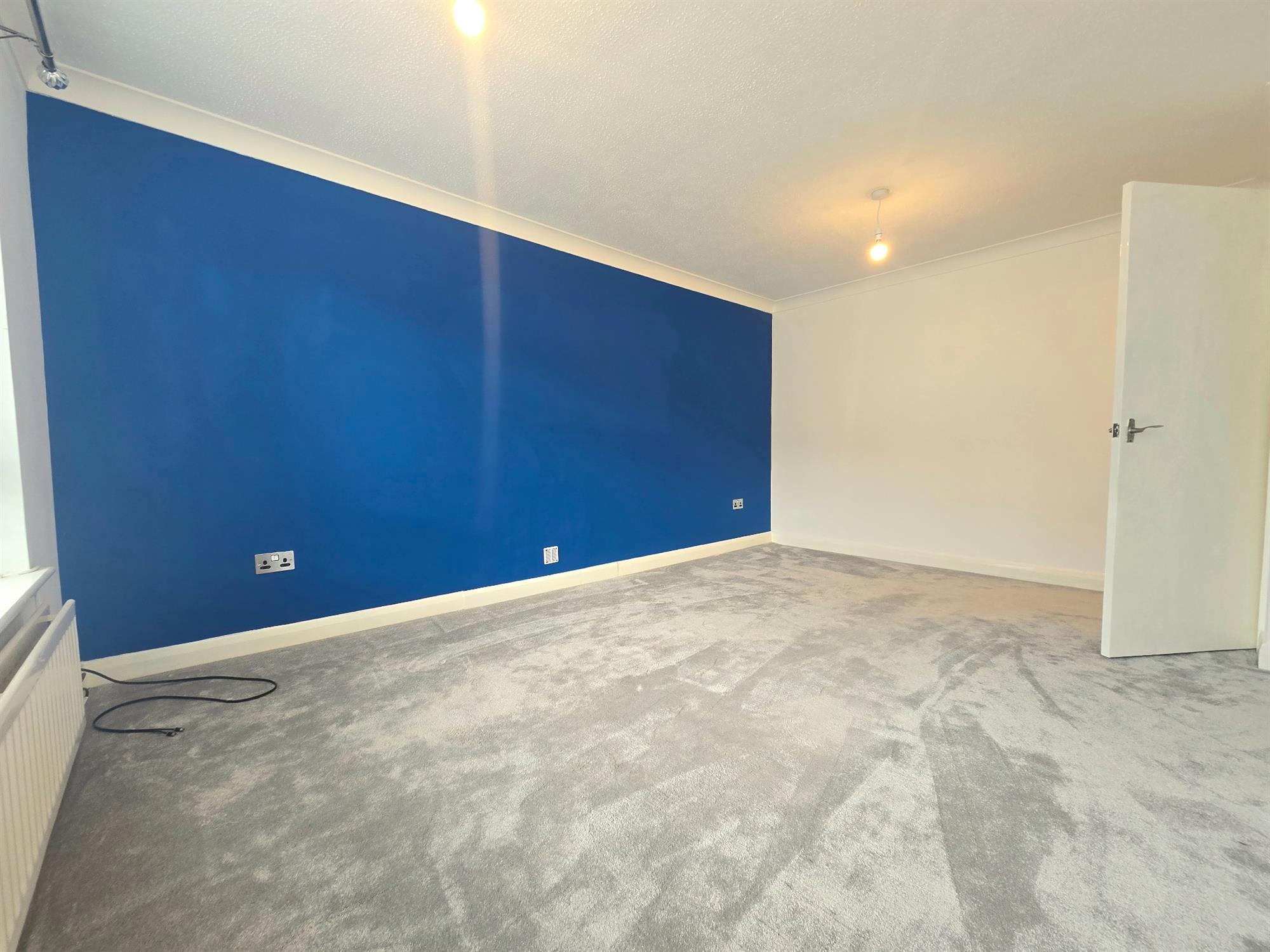 Flat Killarney Close in Southampton