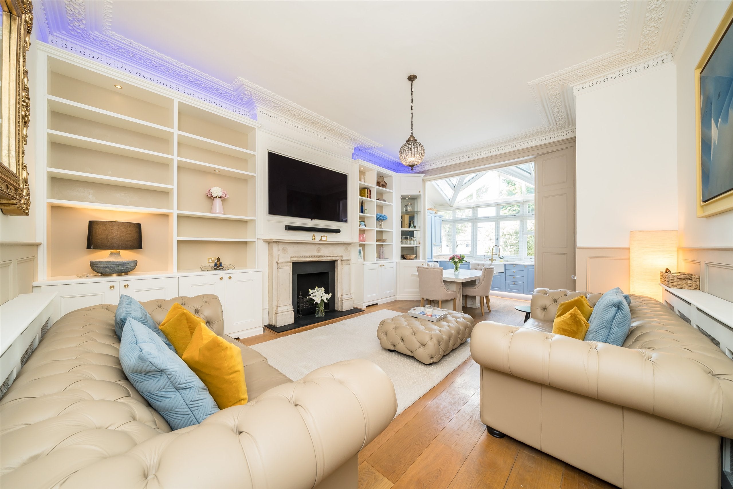 Flat Nightingale Lane in Greater London
