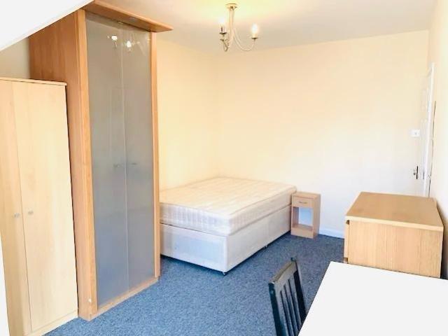 Flat Studio Mews in Greater London